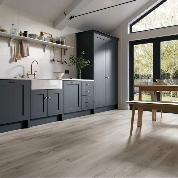 W by Woodpecker Bleached Oak