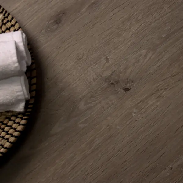 W by Woodpecker Hollow Oak